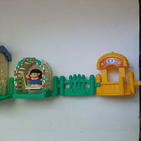 Lot of 16 Fisher Price Little People Village Pieces Ice Cream - Picture 9 of 12